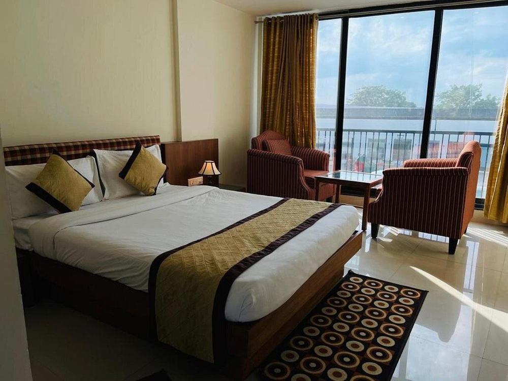 Om Sanctuary Resort By Pinks Hospitality Rupāwati Extérieur photo